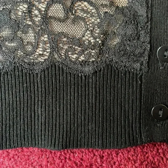 Limited Sweater - Picture 4 of 6